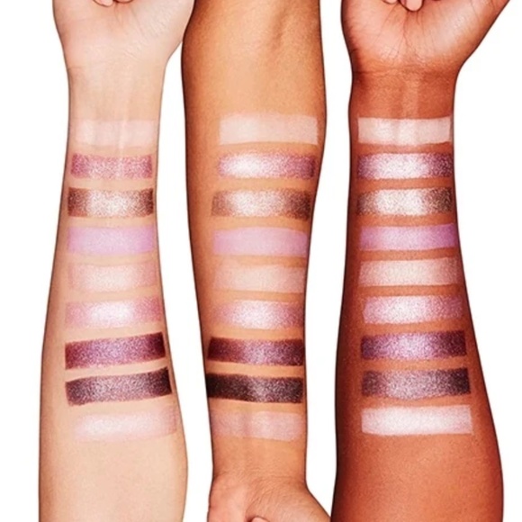 MAC Girls CLASSIC CUTIE Eye Shadow Palette (BNWT) - Picture 6 of 6